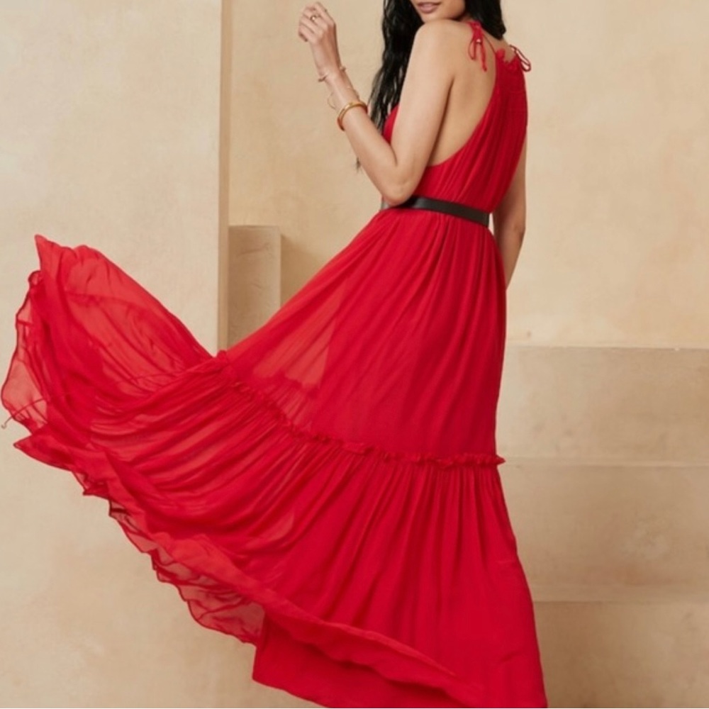 COPY - COPY - Banana republic  Red halter Maxi Drees Whit silk